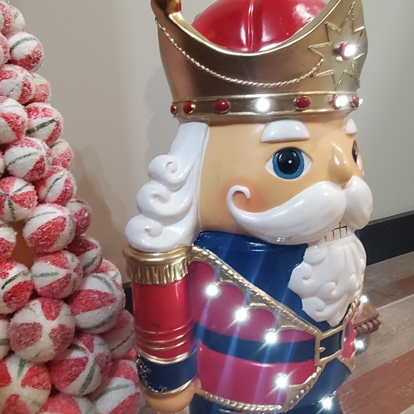 Nostalgic Nutcracker Decor-NWT - Picture 5 of 11